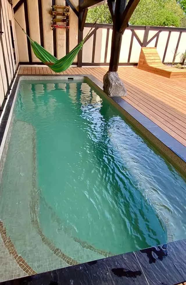 Natural Surf Lodge 8