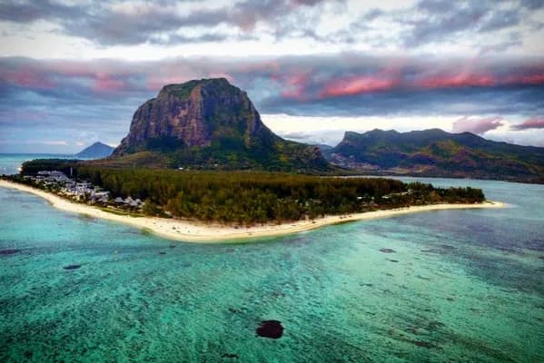 Mauritius Surf Holidays 2