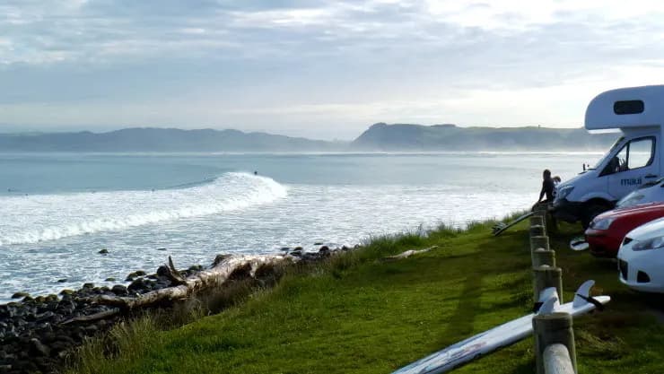 UP Surf Coaching Raglan 2