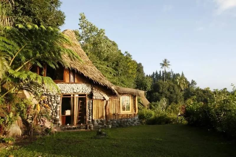 Tahiti Surf Camp – Fare Huka 2