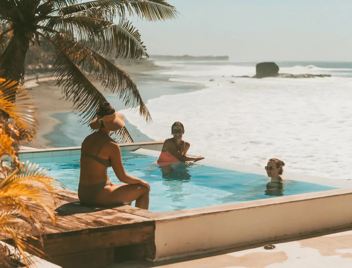 Lapoint Premium Surf Camp El Sunzal 1