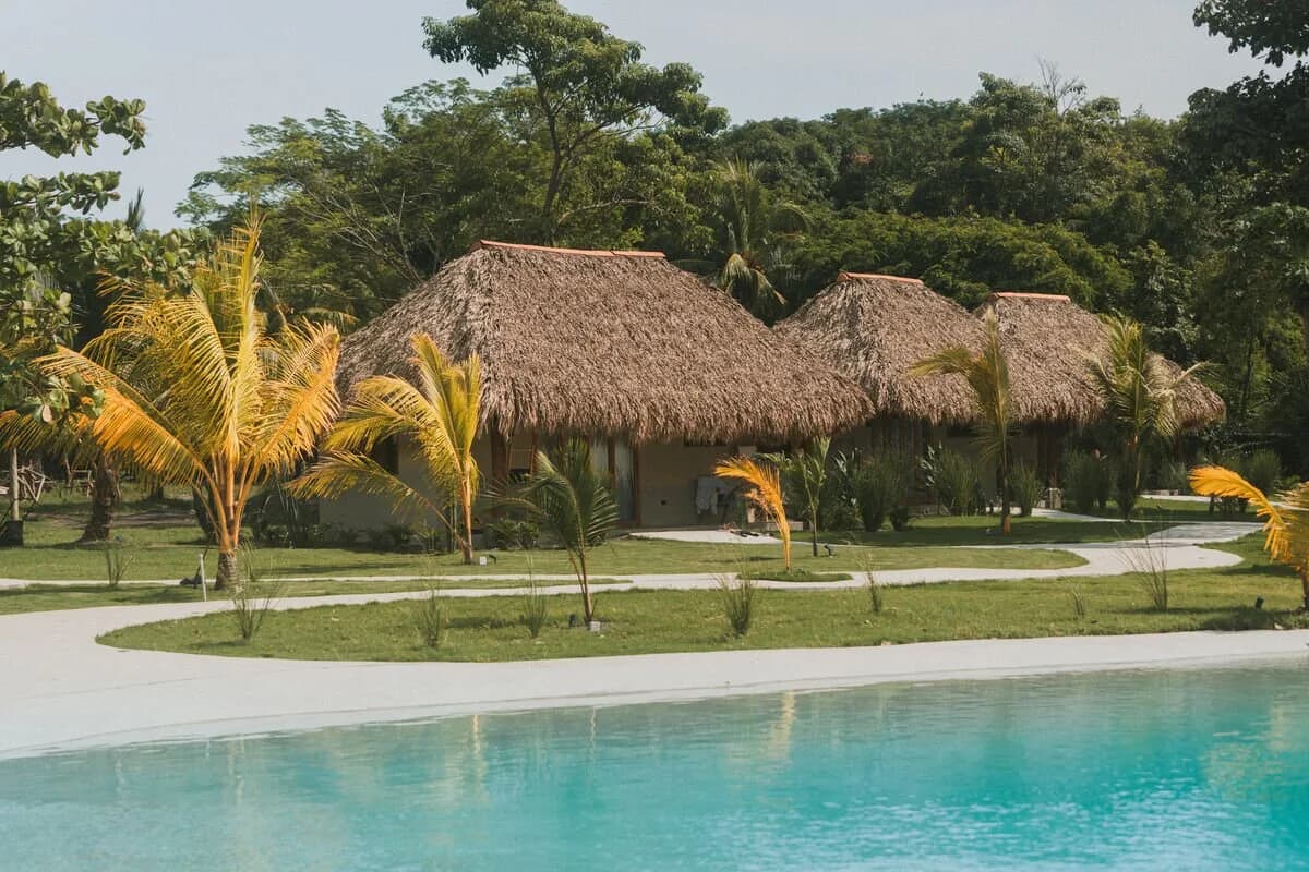 Lapoint Premium Surf Camp Los Clavos 3