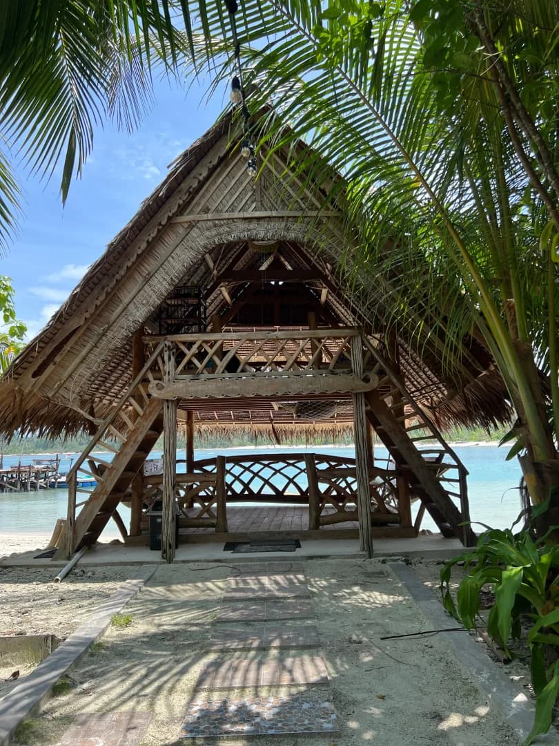 Shadow Mentawai Surf Camp 5