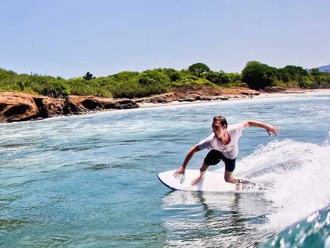 Espíritus del Mar Surf Camps & Yoga 2